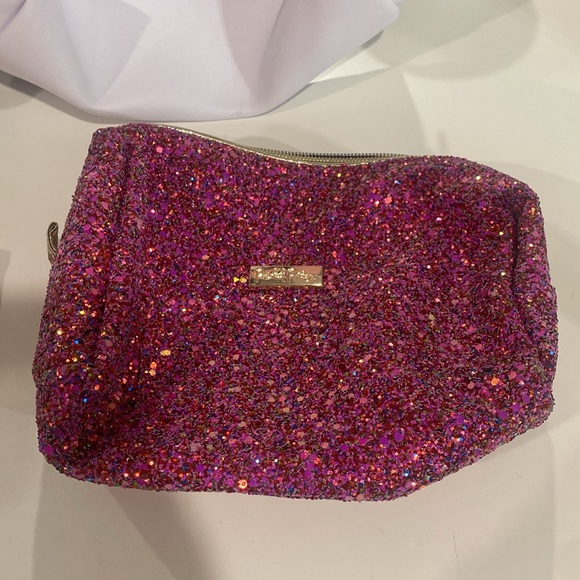 Hello Kitty set of 4 makeup bags - Picture 5 of 5